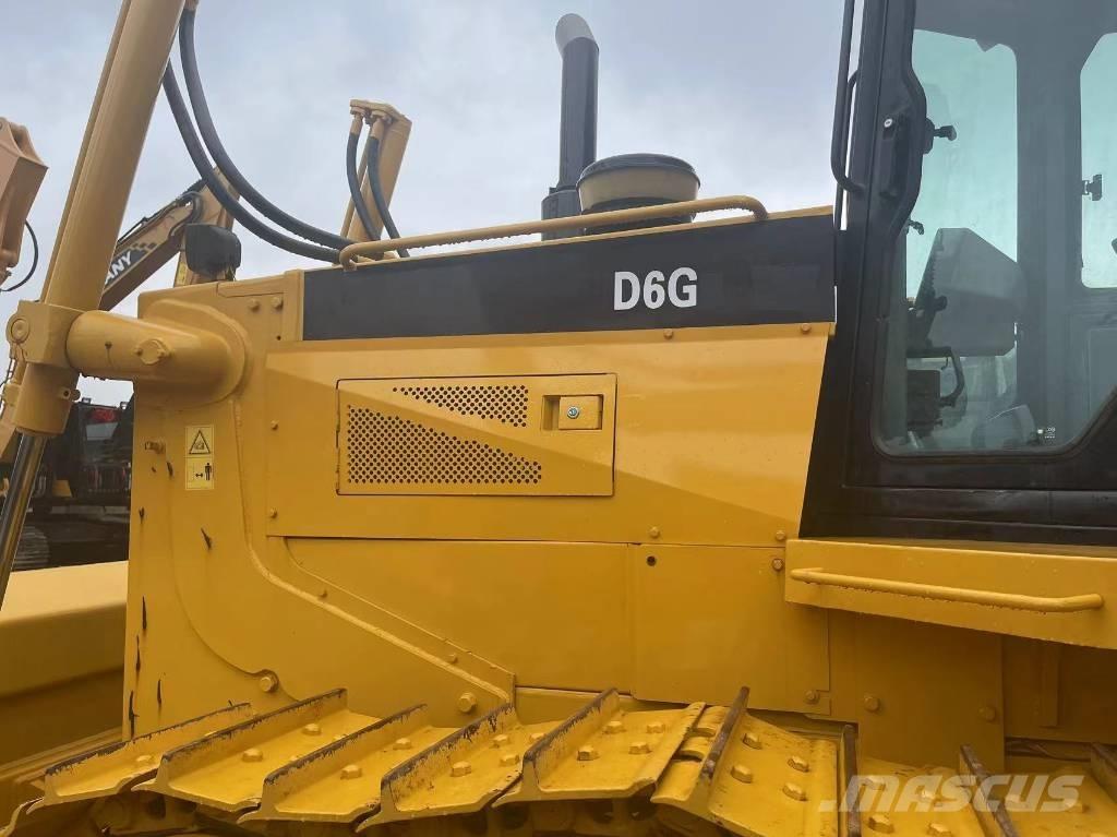 CAT D 6 G Buldožeri gusjeničari