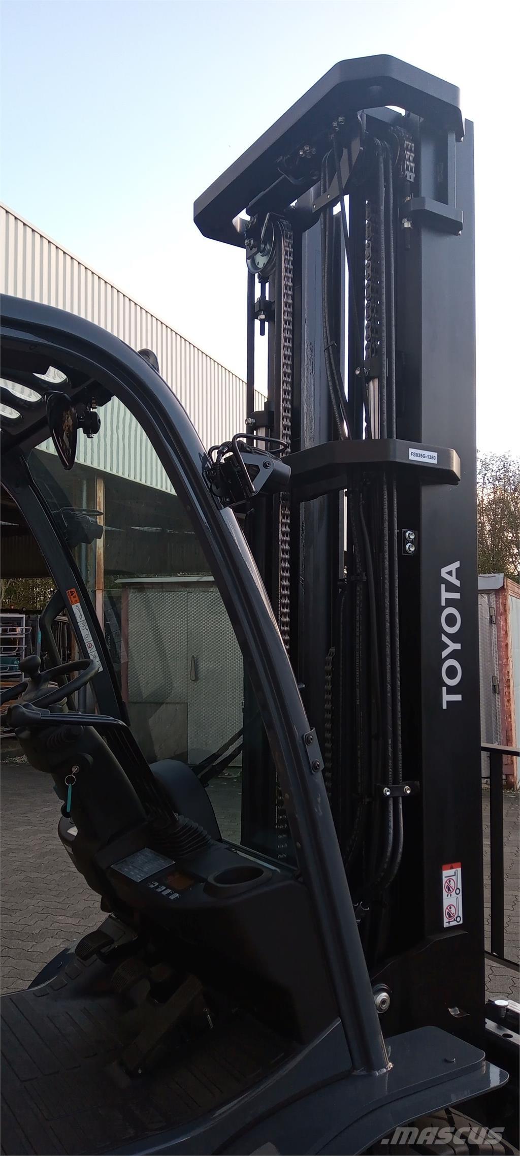 Toyota 02-8FGJF35 Plinski viličari