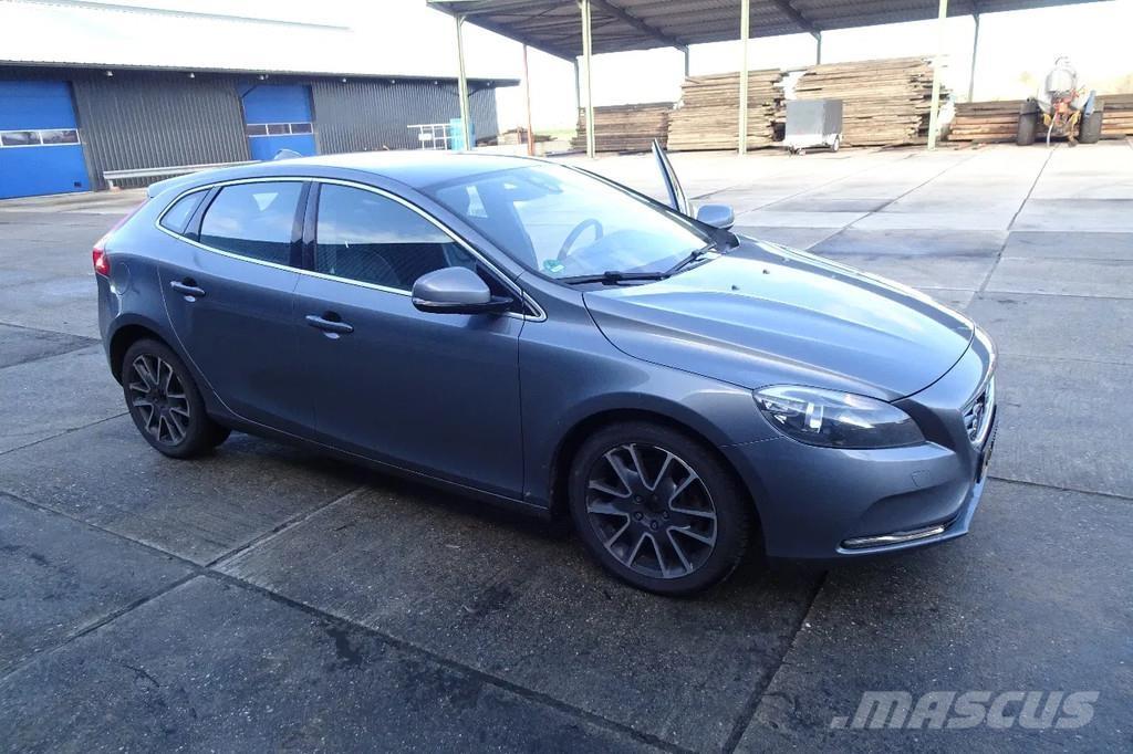 Volvo V40 . Automobili