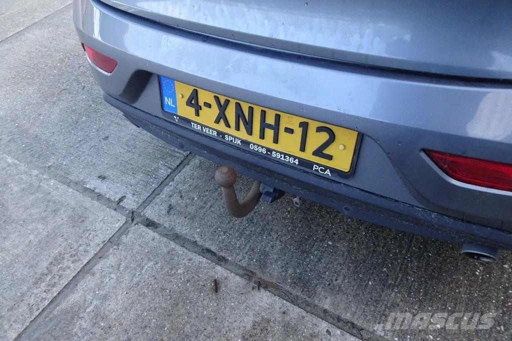 Volvo V40 . Automobili