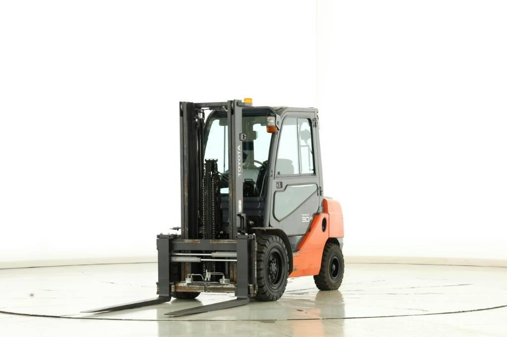 Toyota 02-8-FDF-30 Dizelski viličari