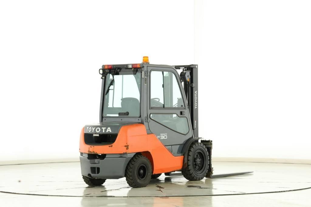 Toyota 02-8-FDF-30 Dizelski viličari