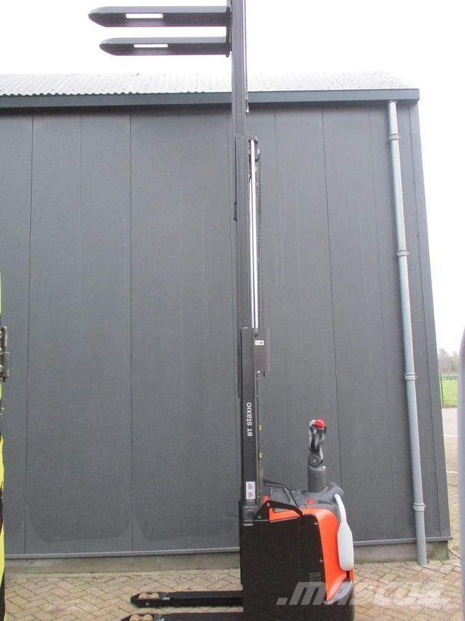 Toyota SPE120 Nisko podizni električni viličar sa platformu