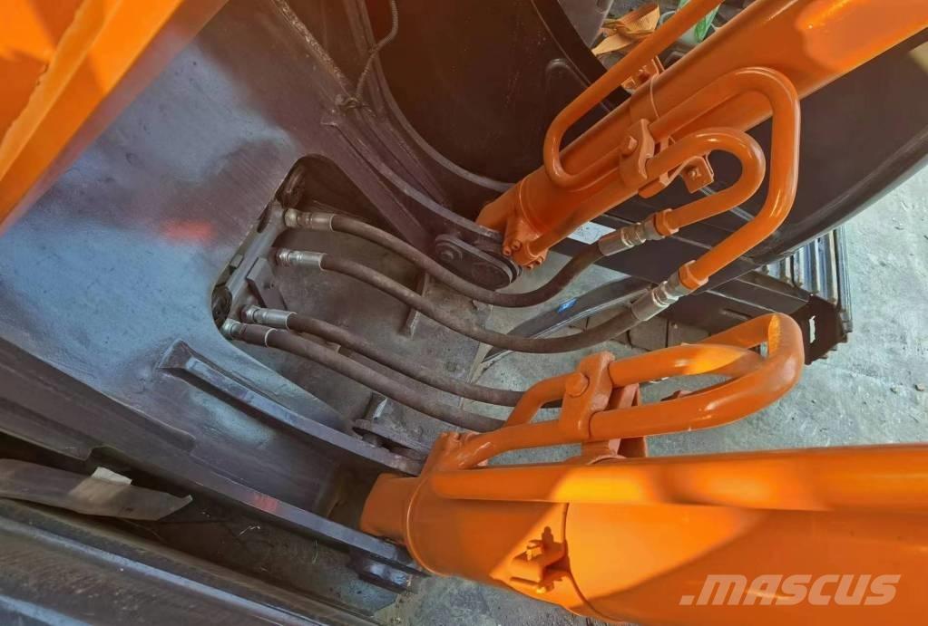 Hitachi ZX 200 Bageri gusjeničari