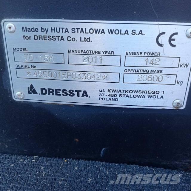 Dressta TD15M Buldožeri gusjeničari
