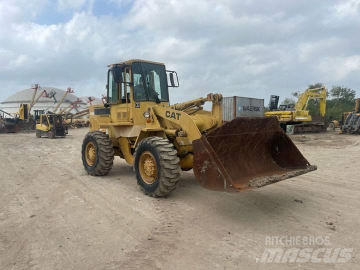 CAT 926E Utovarivači na kotačima