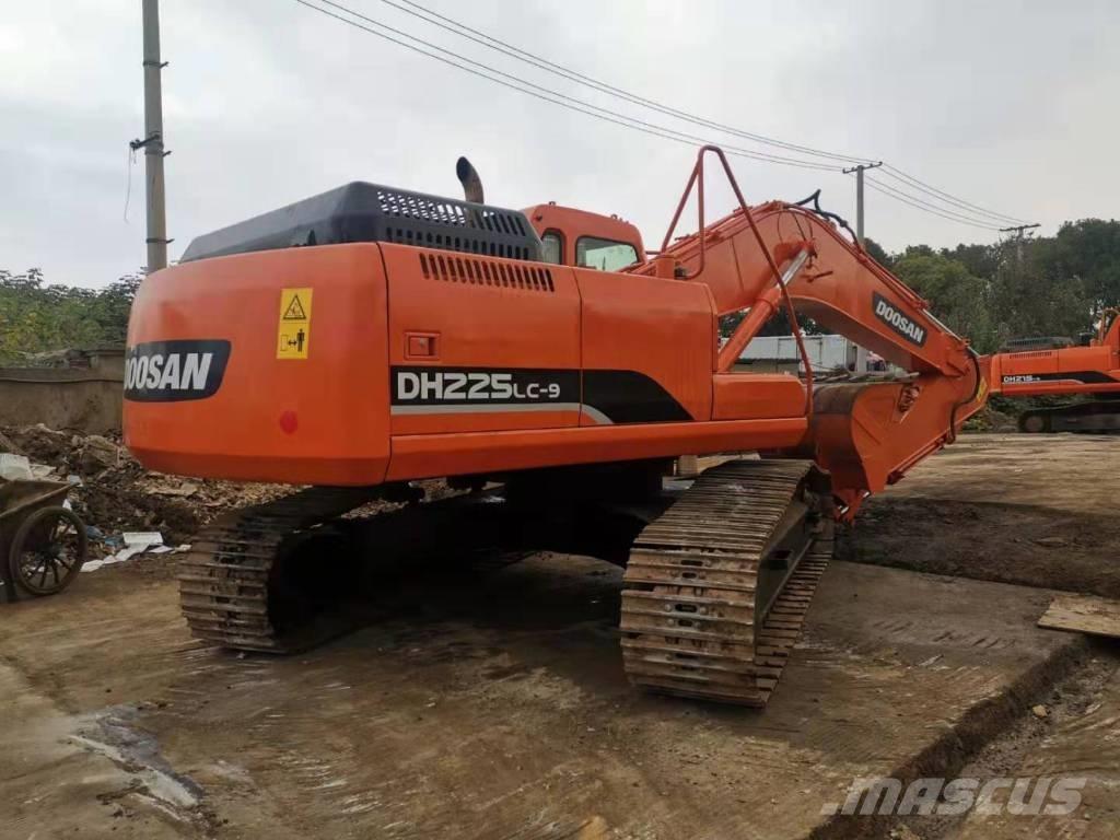 Doosan DH225LC-9 Bageri gusjeničari