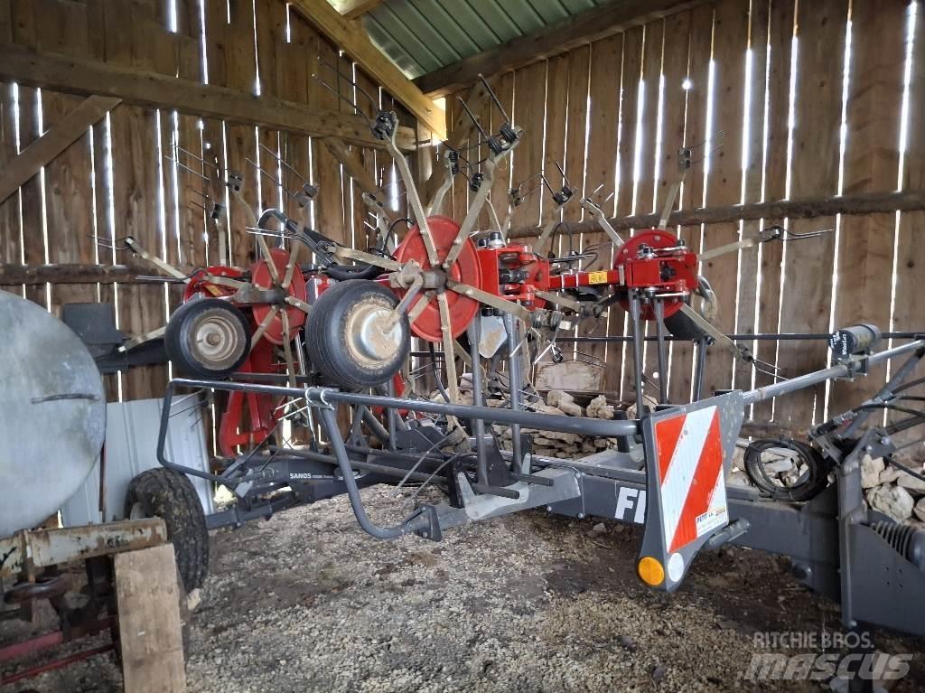 Fella Th1100 Okretači i sakupljači sijena