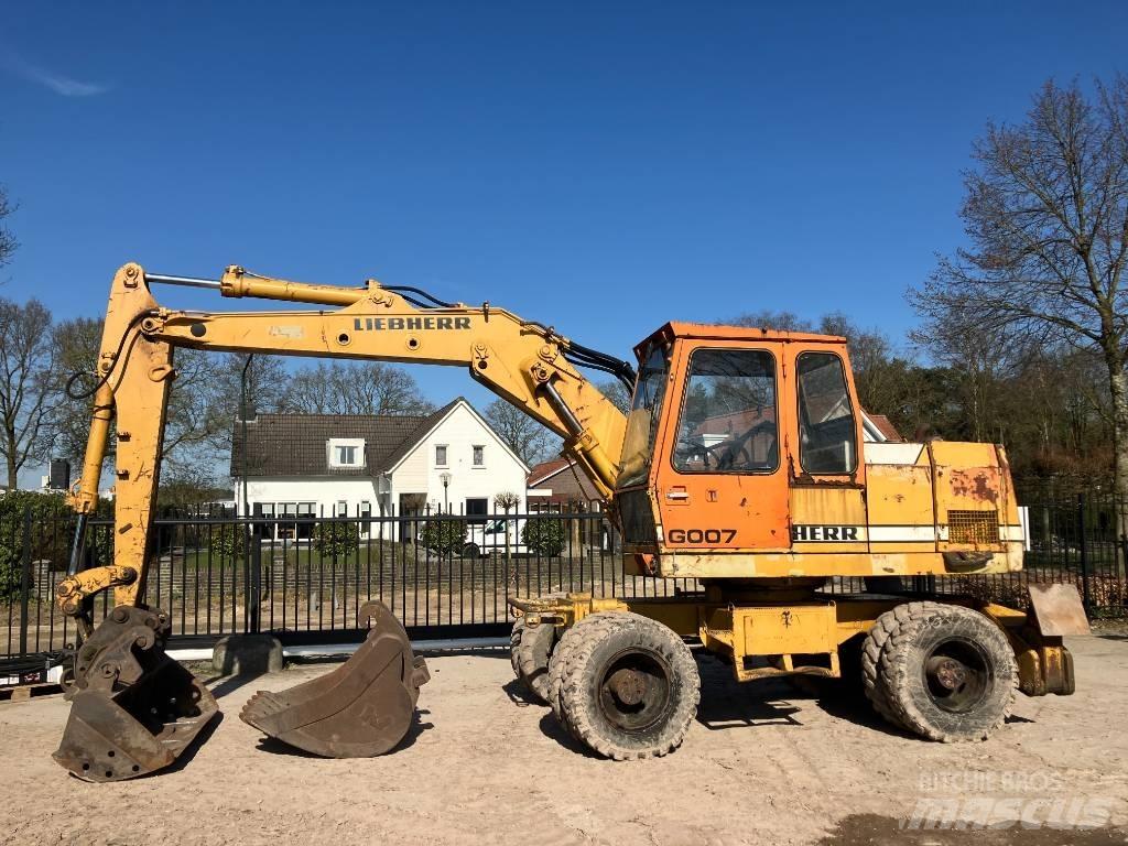 Liebherr A 900 B Bageri na kotačima
