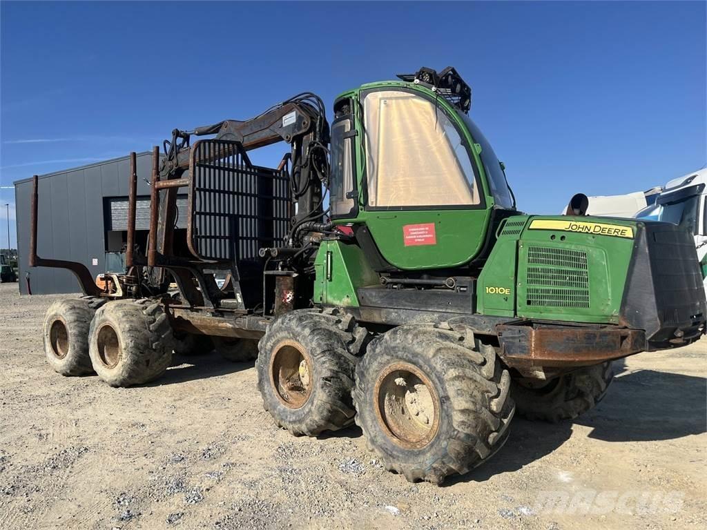 John Deere 1010E Harversteri