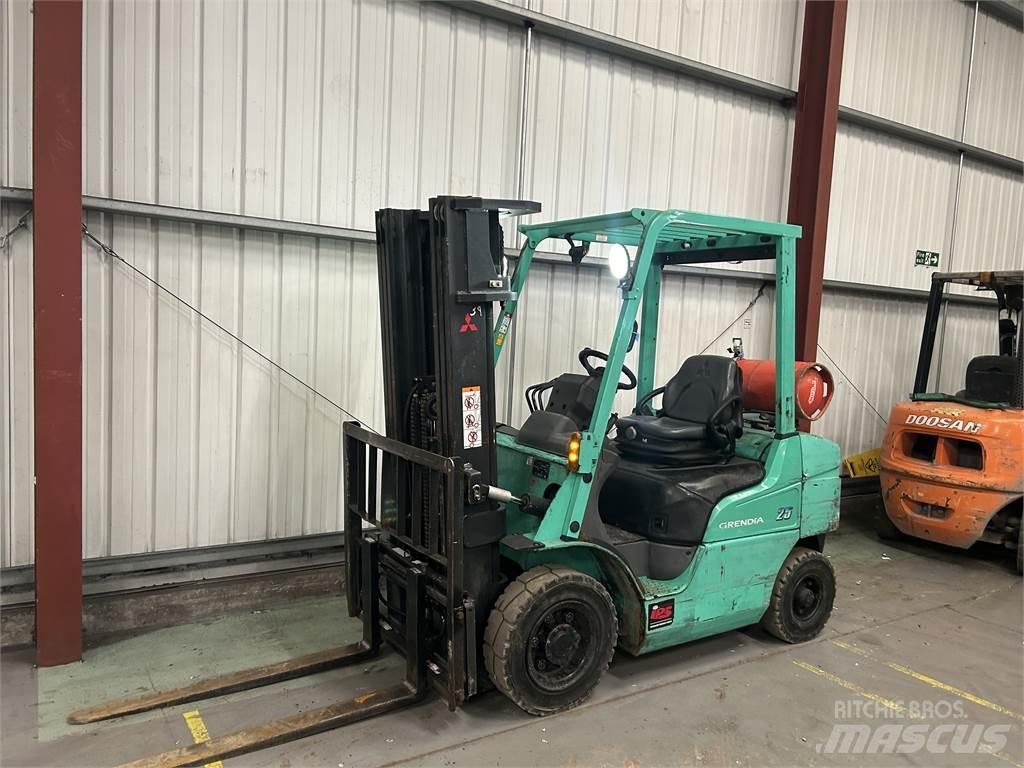 Mitsubishi FG25NT Plinski viličari
