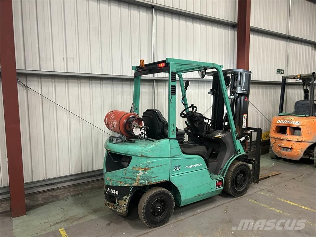 Mitsubishi FG25NT Plinski viličari