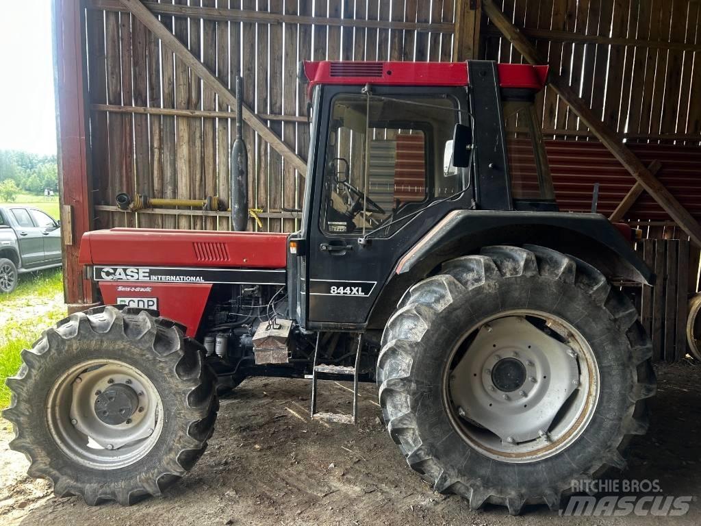 CASE 844 XL Traktori