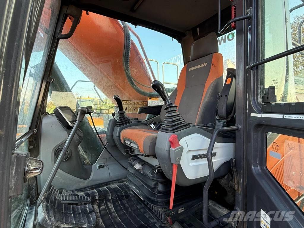 Doosan DX 340 LC Bageri gusjeničari