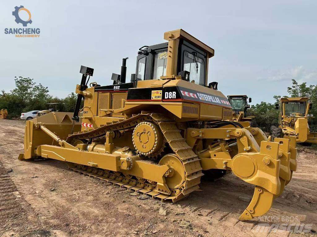 CAT D 8 R Buldožeri gusjeničari