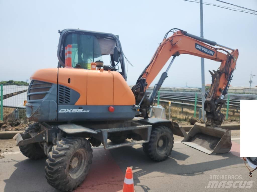 Doosan DX 55 W Bageri na kotačima
