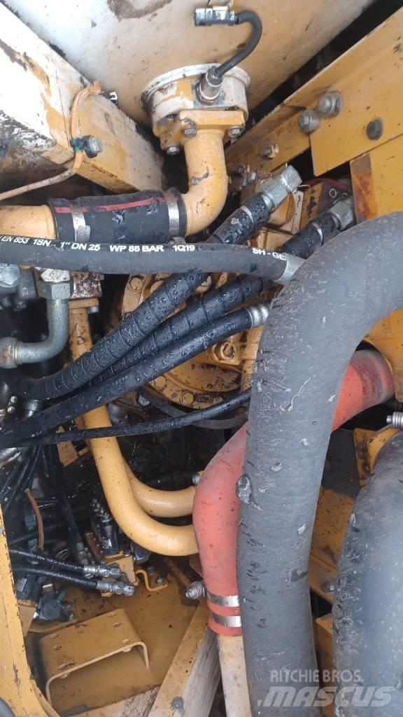 CAT 328 D L Bageri gusjeničari