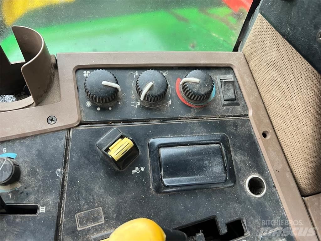 John Deere 7810 Traktori