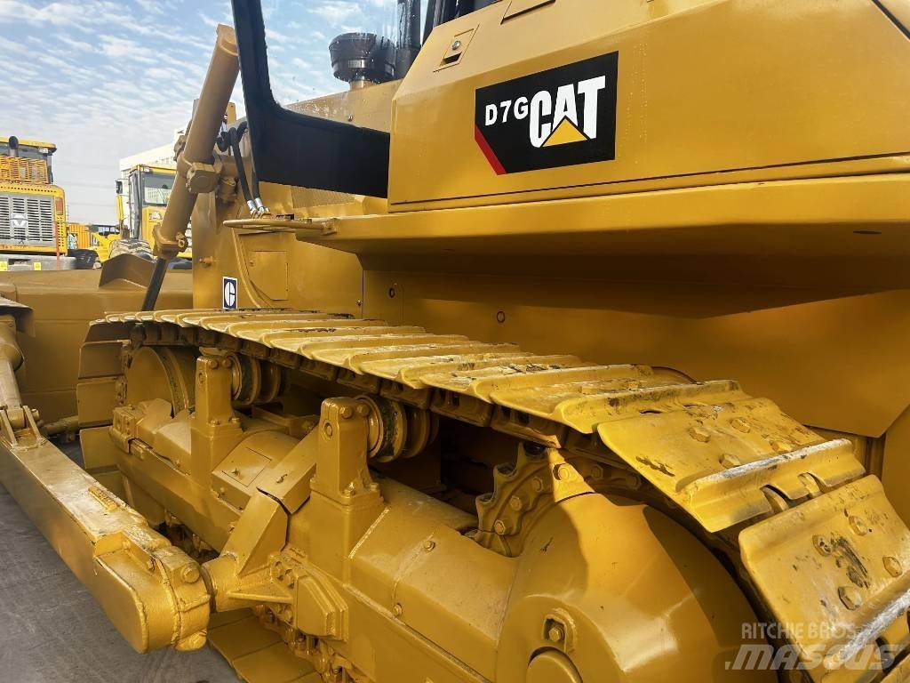 CAT D 7 G Buldožeri gusjeničari