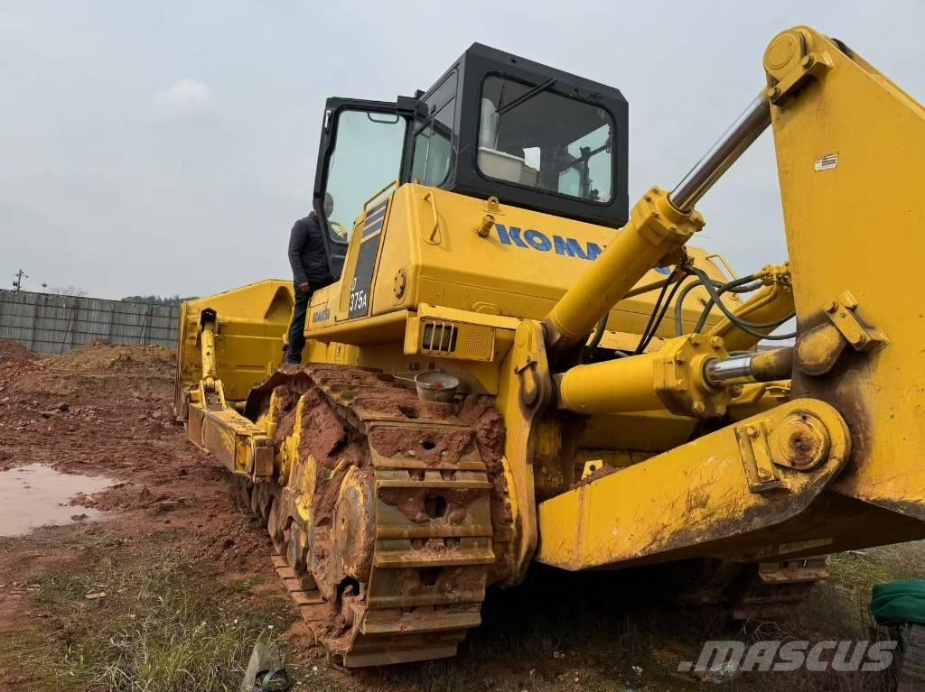 Komatsu D 375 A Buldožeri gusjeničari