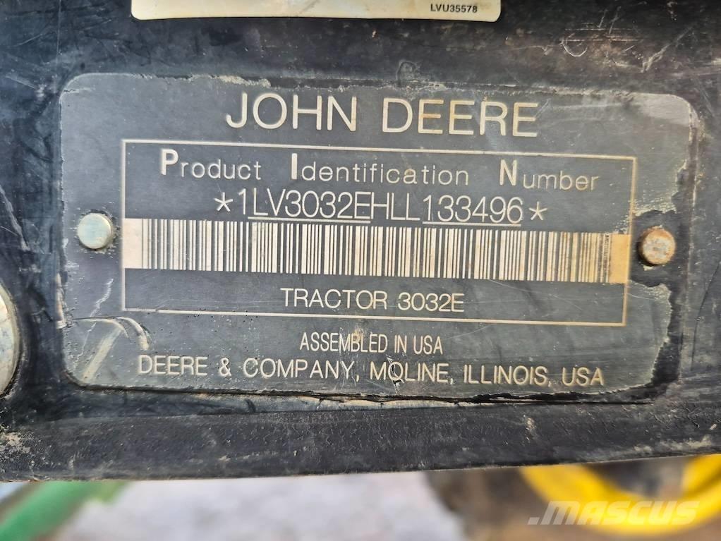 John Deere 3032 E Traktori