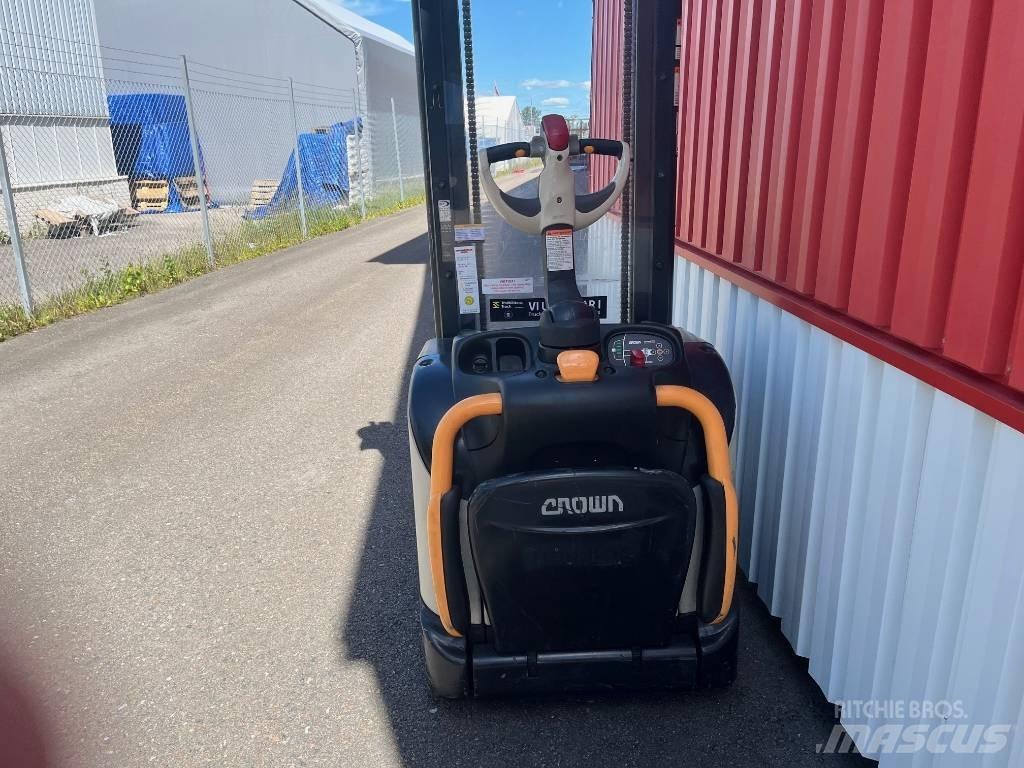 Crown ET4000-1.2 Ručni električni viličar