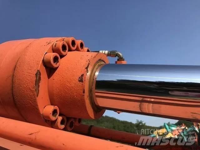 Hitachi ZX 200 Bageri gusjeničari