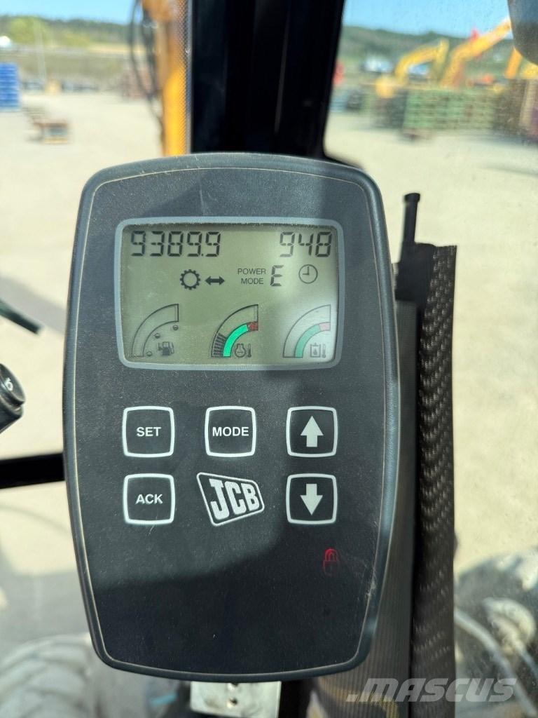 JCB JS 145 W Bageri na kotačima