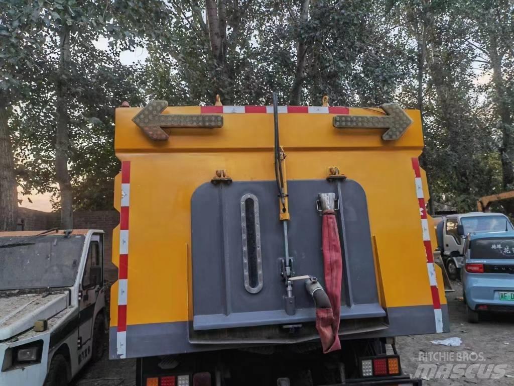 Isuzu ELF Kamioni za čišćenje ulica