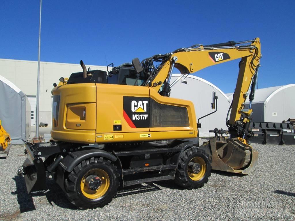 CAT M 317F Bageri na kotačima