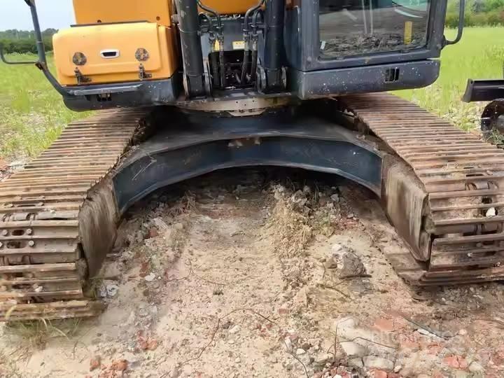 Hyundai 225LVS Bageri gusjeničari