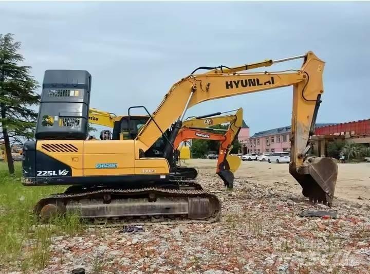 Hyundai 225LVS Bageri gusjeničari