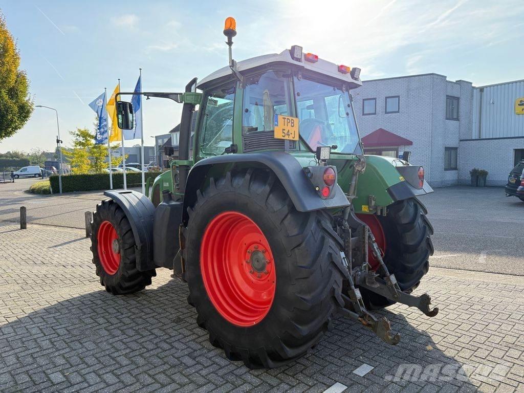 Fendt 712 Vario Traktori