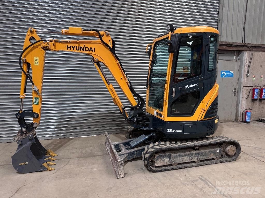 Hyundai R25Z-9 AK Mini bageri <7t
