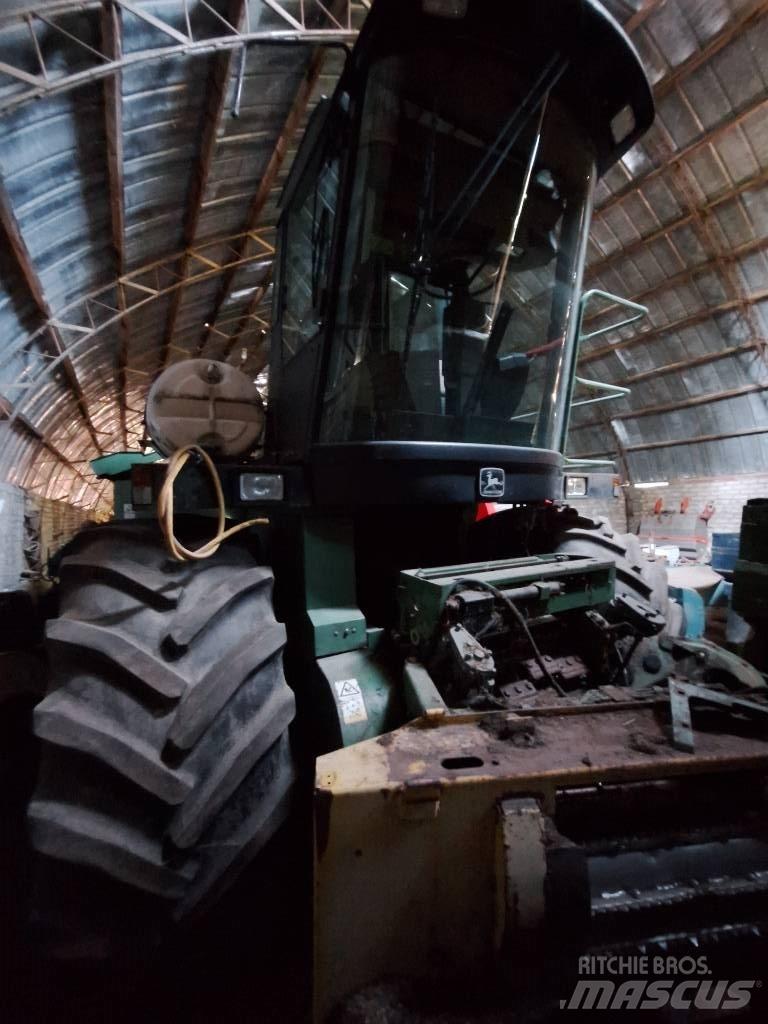 John Deere 6850 Strojevi za krmu na vlastiti pogon