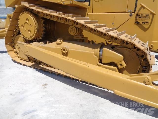 CAT D 6 R II Buldožeri gusjeničari