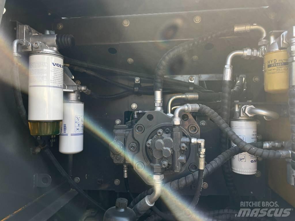 Volvo 210 Bageri gusjeničari