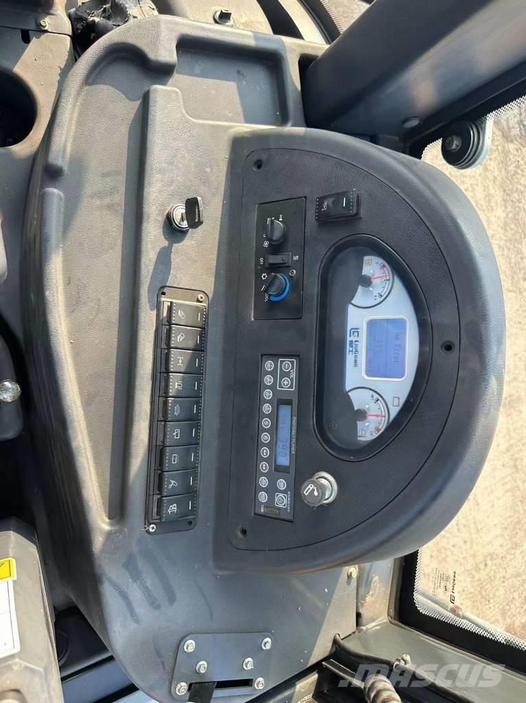 LiuGong CLG 777 A Utovarni rovokopači