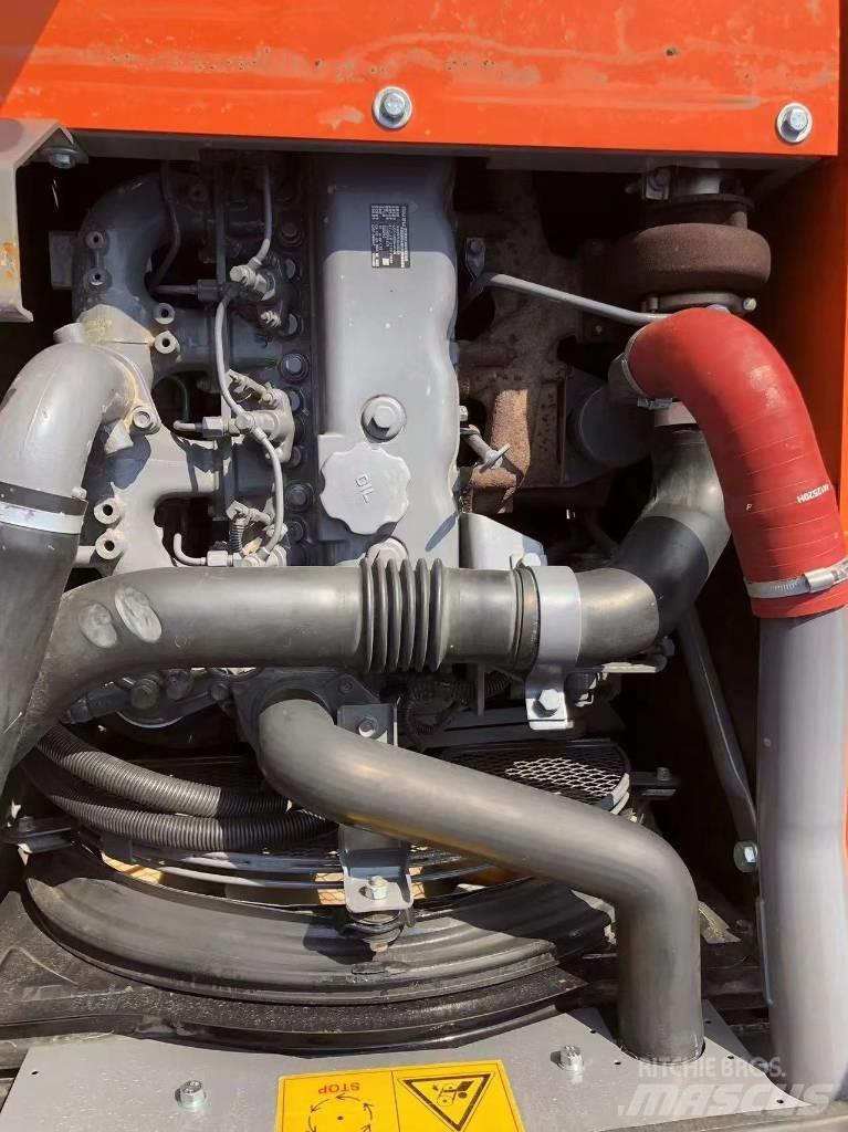 Hitachi ZX 120 Bageri gusjeničari