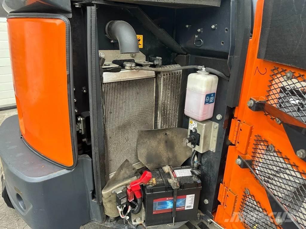 Hitachi ZX26U-6CR Mini bageri <7t