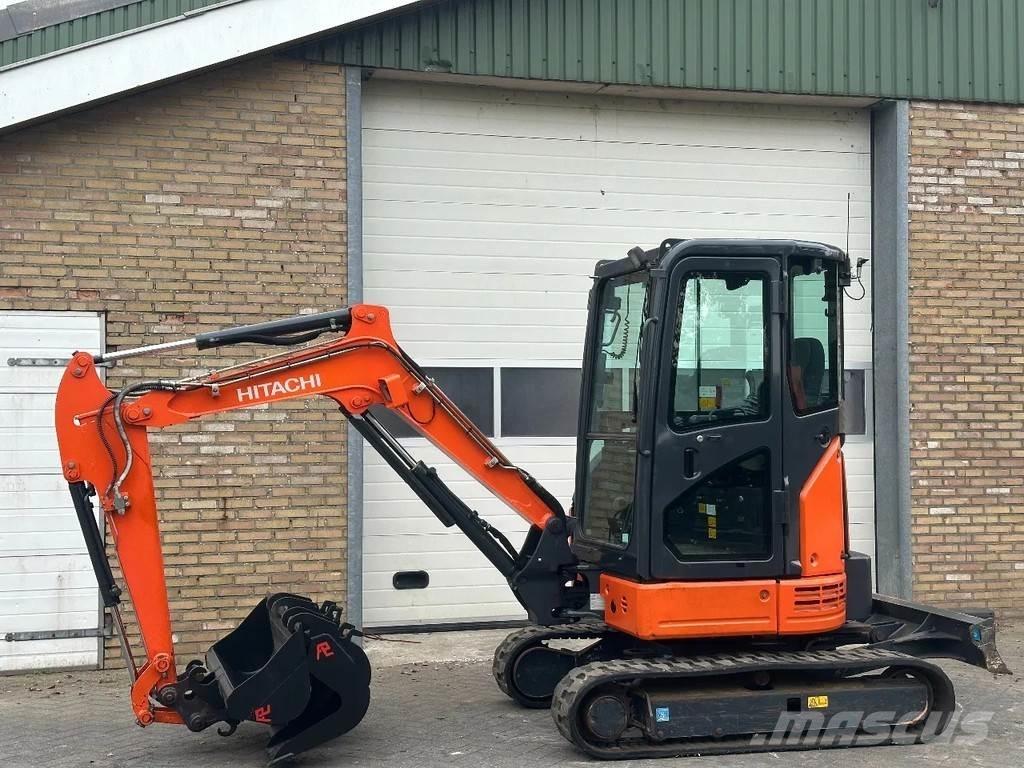 Hitachi ZX26U-6CR Mini bageri <7t