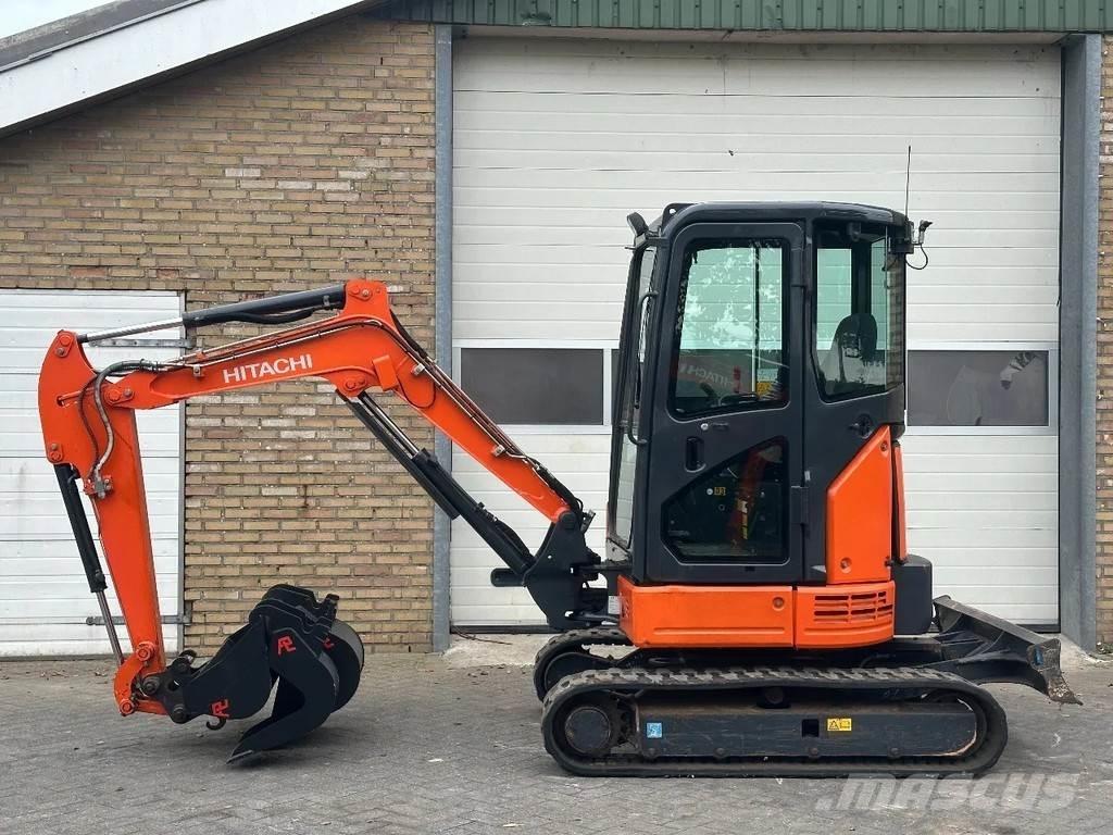 Hitachi ZX26U-6CR Mini bageri <7t