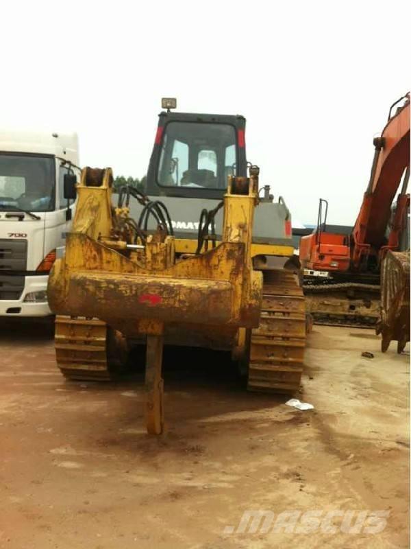 Komatsu d155a-3 Buldožeri gusjeničari