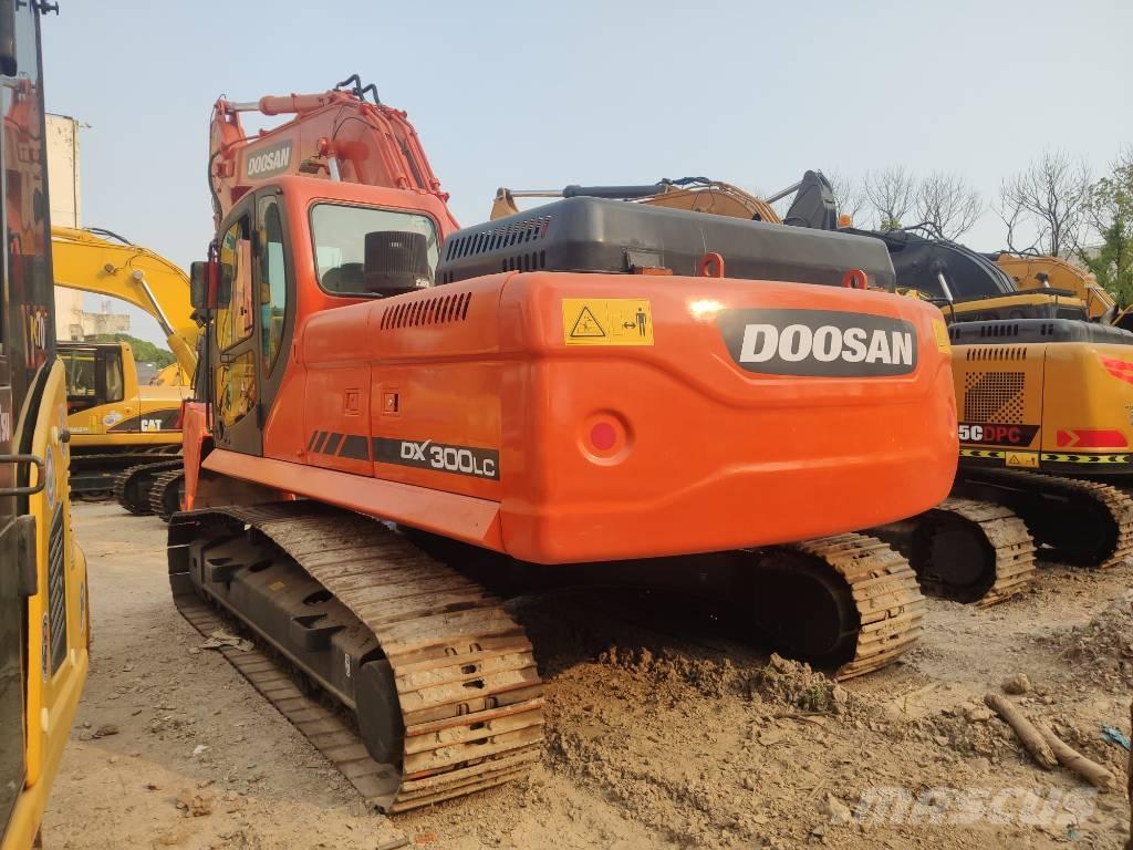 Doosan dx300 Bageri gusjeničari