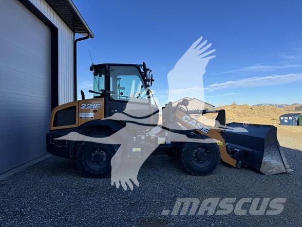 CASE 221F Utovarivači na kotačima