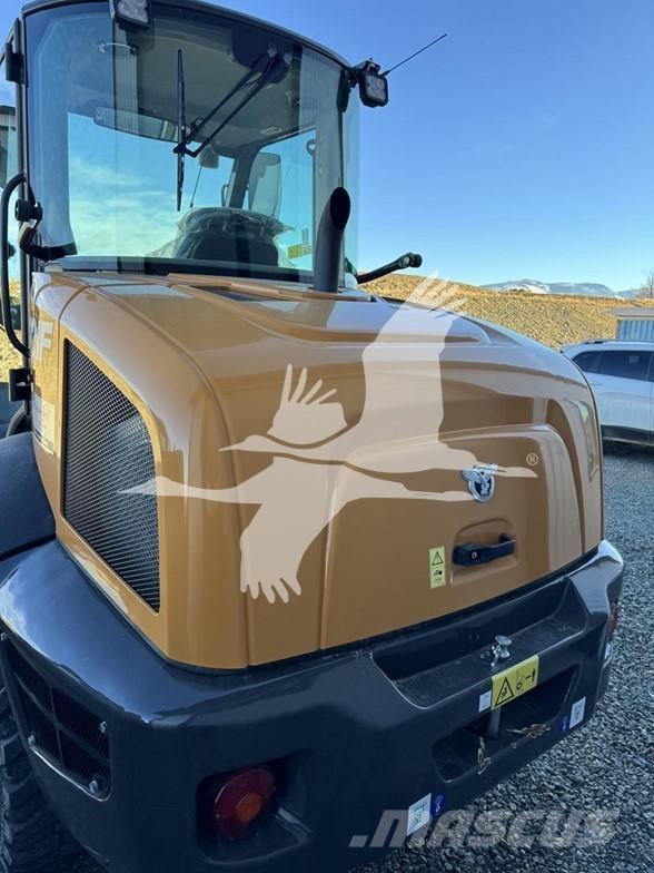 CASE 221F Utovarivači na kotačima