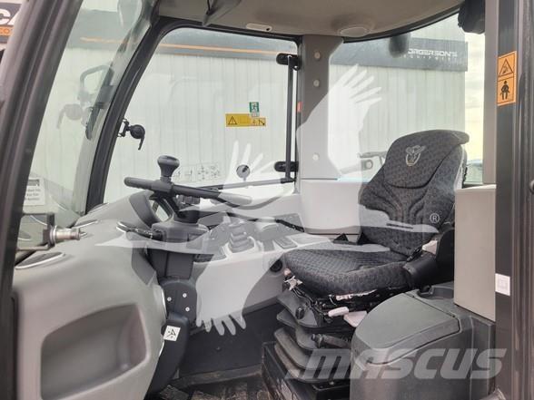 CASE 221F Utovarivači na kotačima