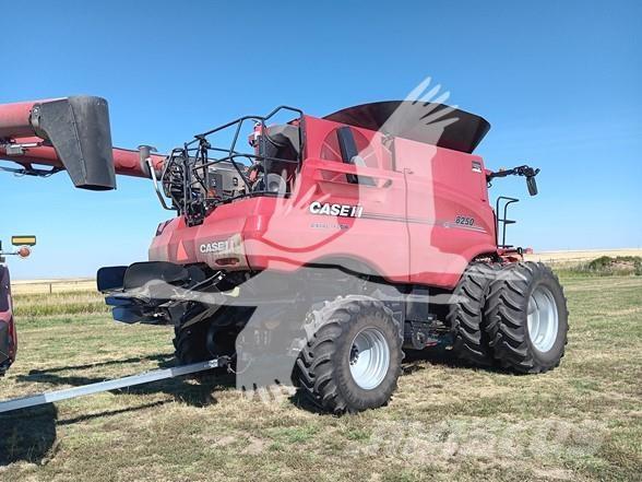 Case IH 8250 Kombajni