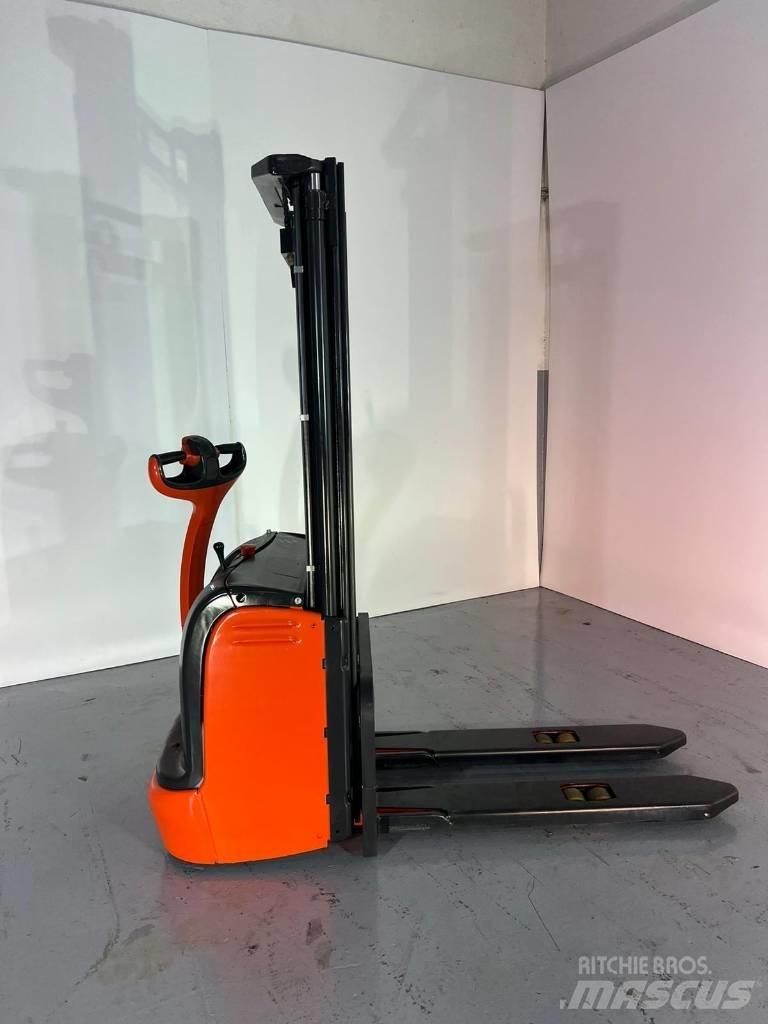 Linde L10 Ručni električni viličar