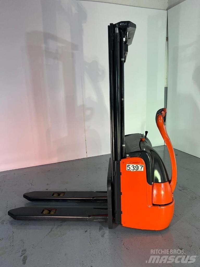 Linde L10 Ručni električni viličar